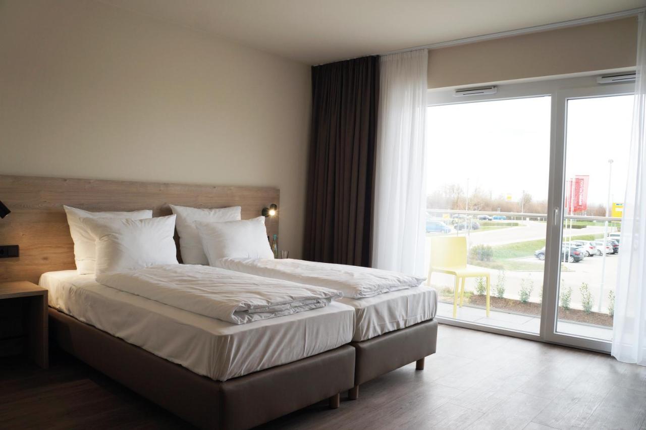 Atlas Hotel Ettenheim-Rust Bagian luar foto